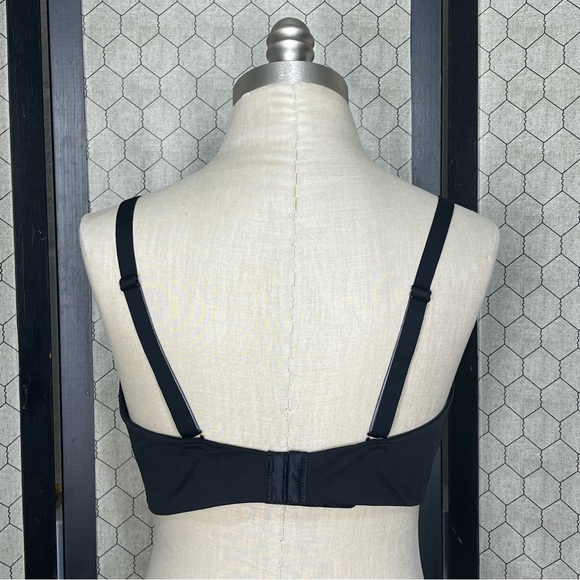 Calvin Klein Wireless Bra - Picture 4 of 9